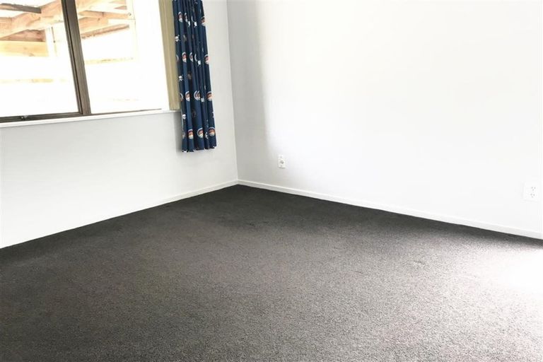 Photo of property in 953 East Coast Road, Torbay, Auckland, 0630