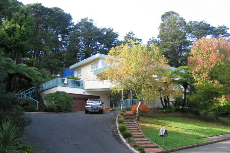 Photo of property in 5 Tiniroa Grove, Silverstream, Upper Hutt, 5019