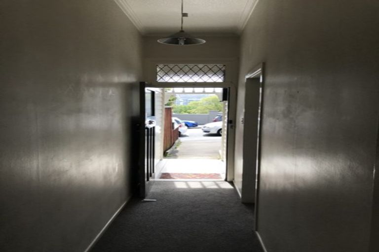 Photo of property in 37 Brougham Street, Mount Victoria, Wellington, 6011