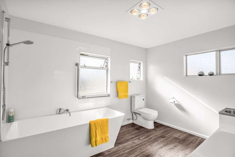 Photo of property in 37 Flemington Avenue, North New Brighton, Christchurch, 8083