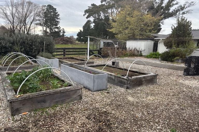Photo of property in 784 Hawkins Road, Marshland, Christchurch, 8051