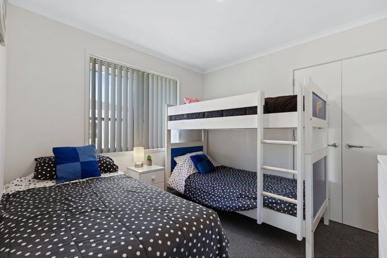 Photo of property in 24 Leet Crescent, Papamoa Beach, Papamoa, 3118