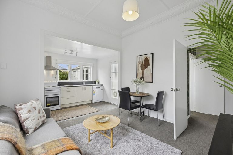 Photo of property in 57 Royal Crescent, Saint Kilda, Dunedin, 9012