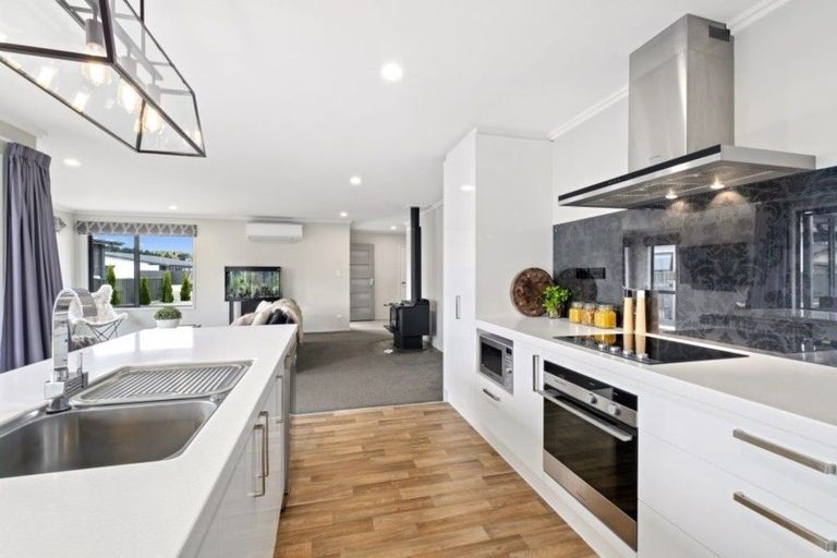 Photo of property in 5 Magnetic Place, Cromwell, 9310