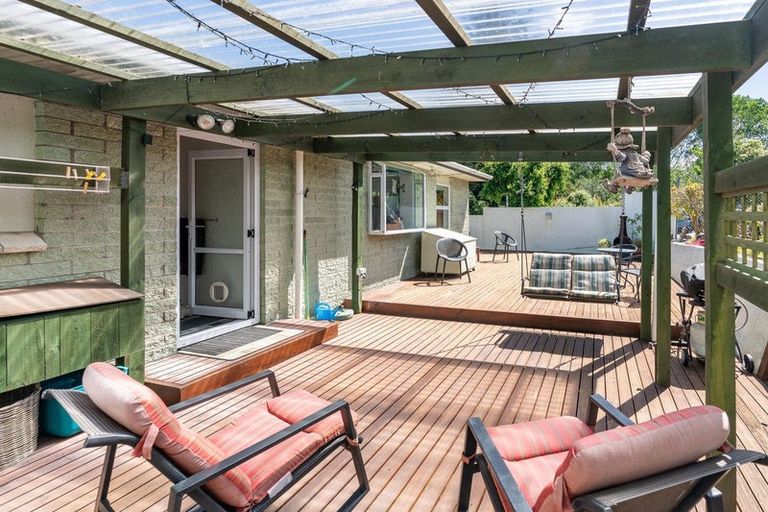 Photo of property in 8 Boscobel Lane, Tawa, Wellington, 5028