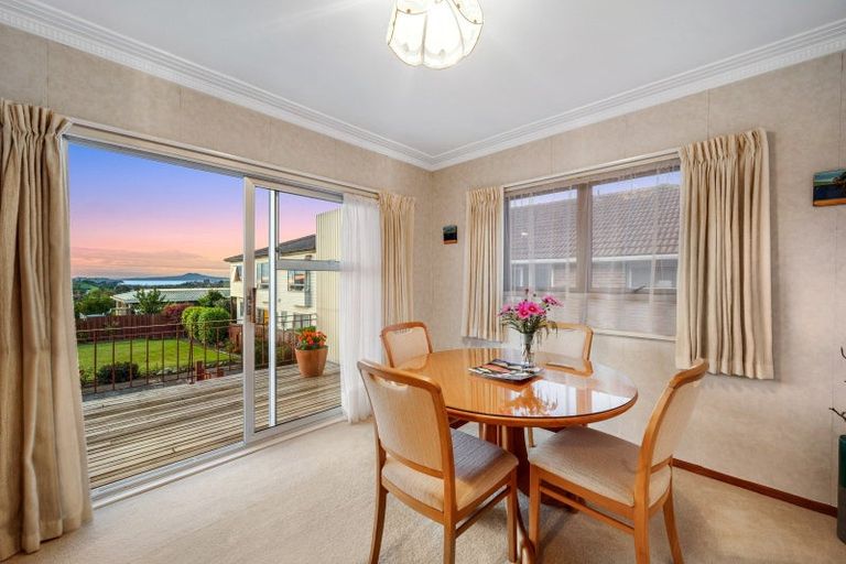 Photo of property in 41 Bradbury Road, Botany Downs, Auckland, 2010