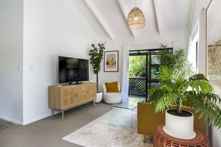 Photo of property in 175a Hibiscus Coast Highway, Red Beach, 0932