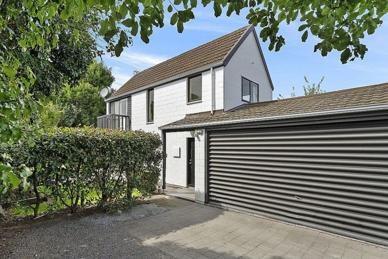 Photo of property in 2/124 Burwood Road, Burwood, Christchurch, 8083