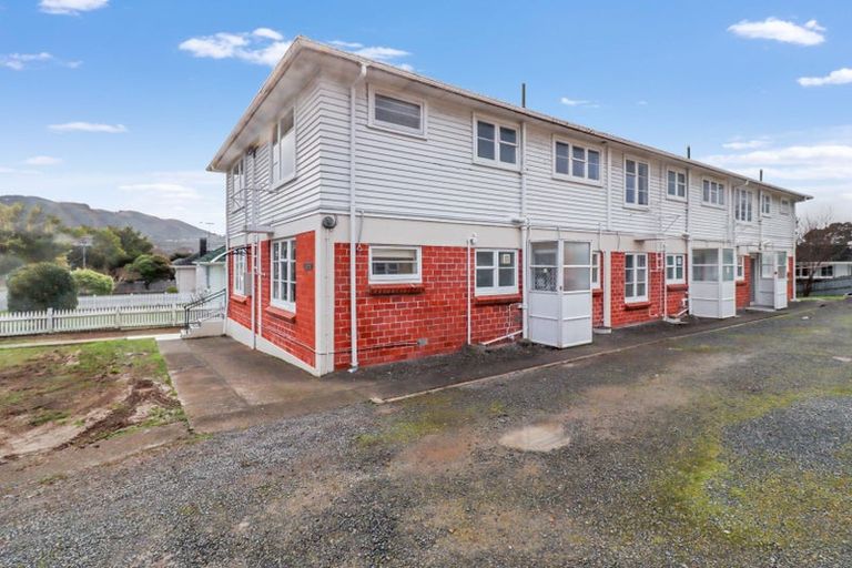 Photo of property in 2 Argyle Grove, Trentham, Upper Hutt, 5018