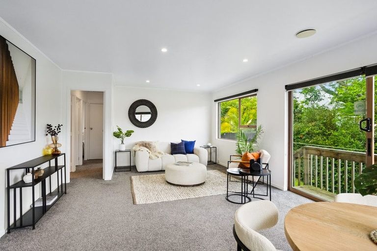 Photo of property in 1/43 Seaton Road, Murrays Bay, Auckland, 0630