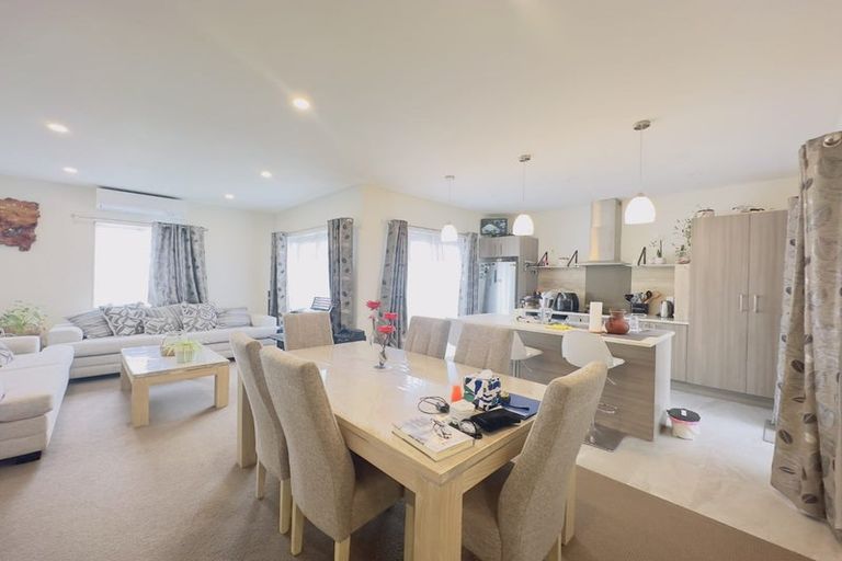 Photo of property in 61 Grove Road, Papakura, 2110