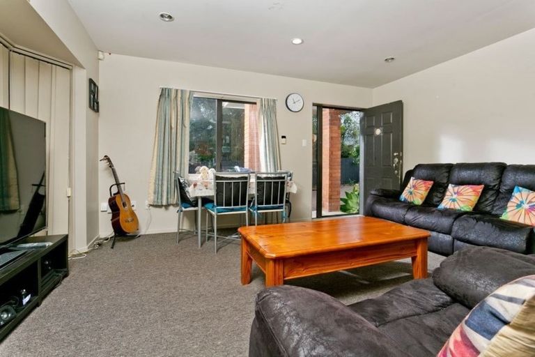 Photo of property in 672 Te Atatu Road, Te Atatu Peninsula, Auckland, 0610