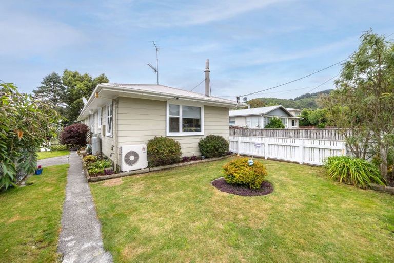 Photo of property in 46 Harrison Street West, Featherston, 5710