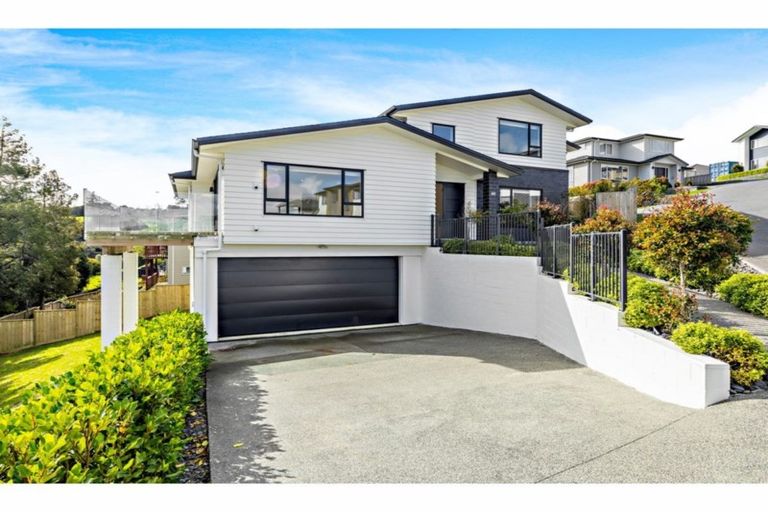 Photo of property in 40 Dawood Place, The Gardens, Auckland, 2105