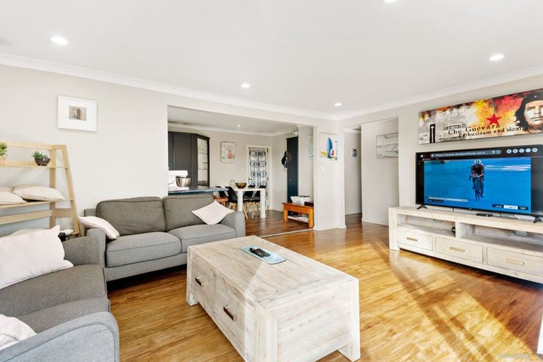 Photo of property in 1/8 Alexander Avenue, Torbay, Auckland, 0630