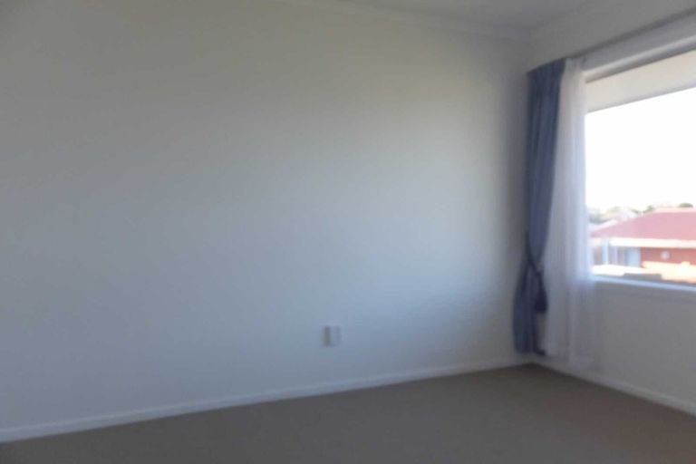 Photo of property in 2/11 Powell Crescent, Ilam, Christchurch, 8041