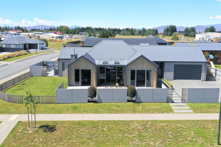 Photo of property in 21 Grandvue Drive, Twizel, 7901