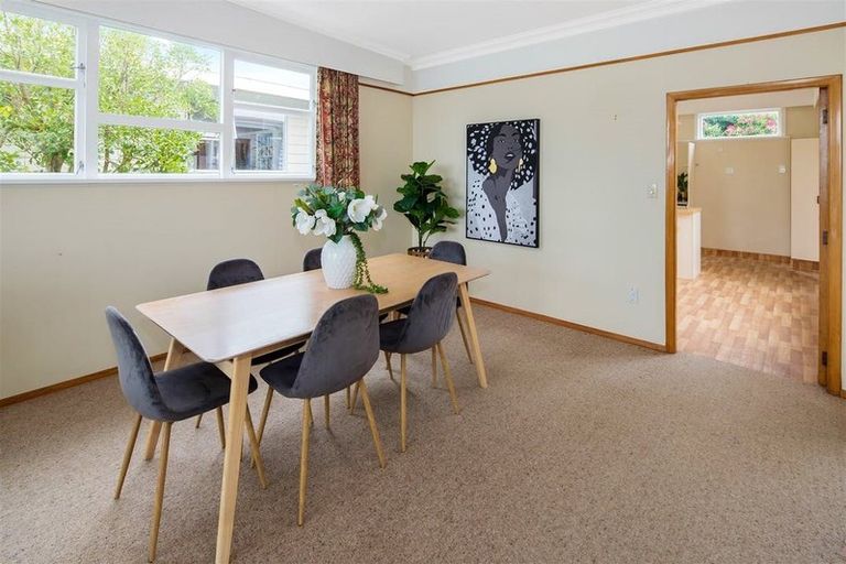 Photo of property in 28 City View Grove, Harbour View, Lower Hutt, 5010