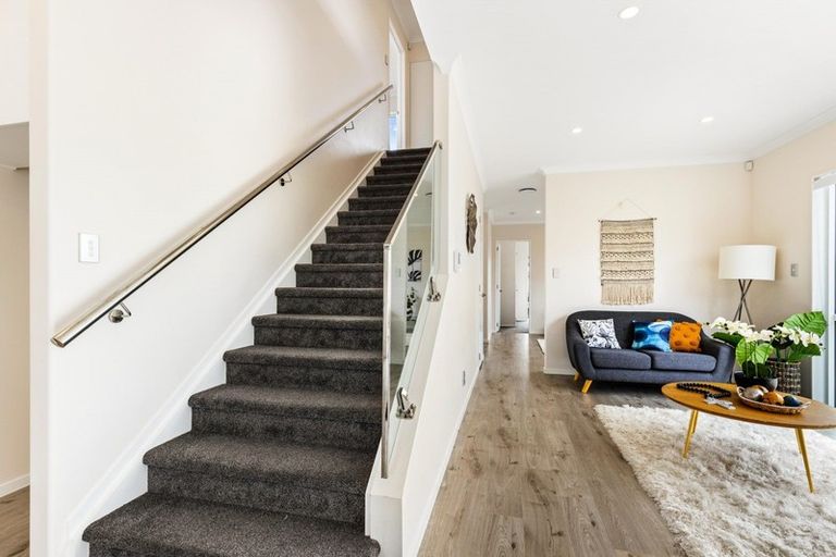 Photo of property in 30 Jane Maree Road, Kumeu, 0810