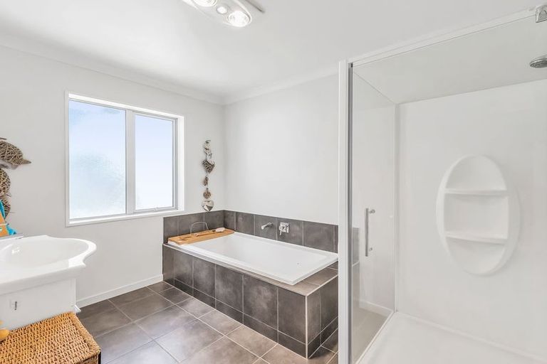 Photo of property in 12 Oak Tree Lane, Rolleston, 7614