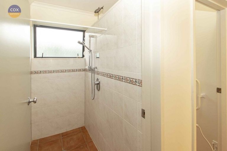 Photo of property in 43 Coote Road, Bluff Hill, Napier, 4110