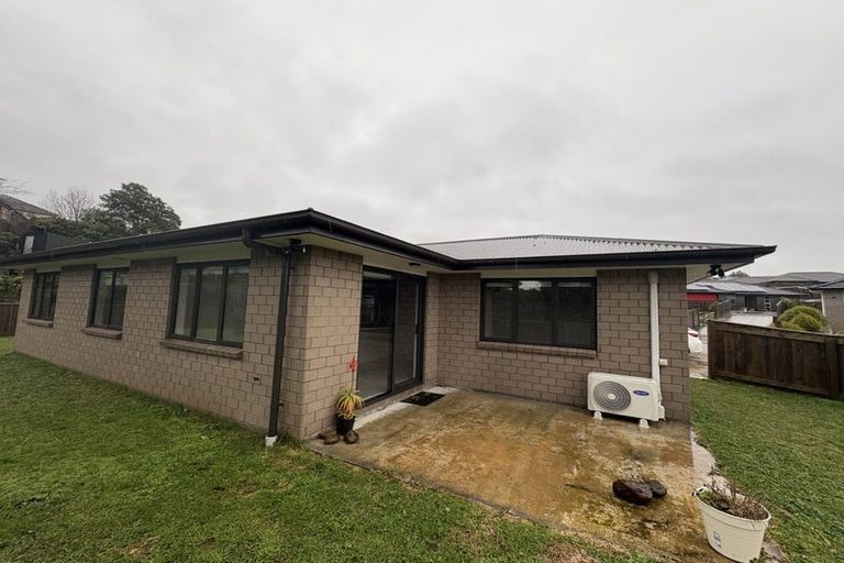 Photo of property in 5 Totarahoe Lane, Whalers Gate, New Plymouth, 4310