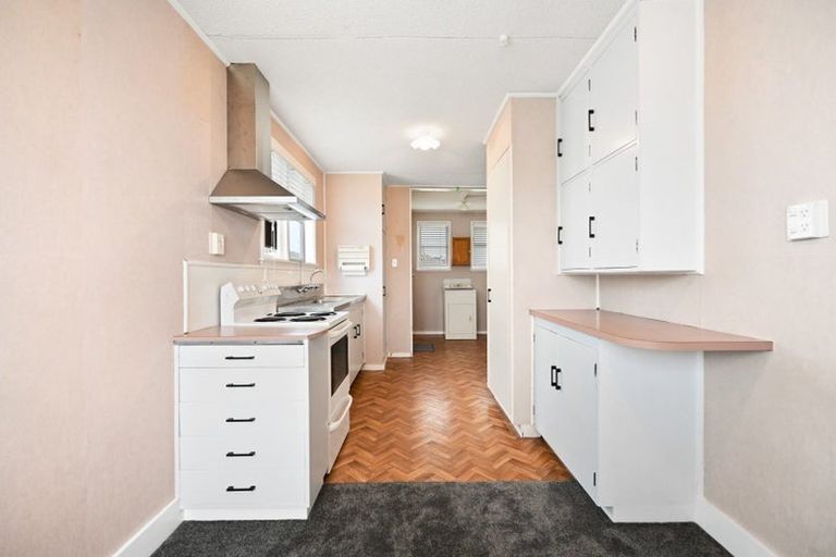 Photo of property in 22 Paul Crescent, Fairfield, Hamilton, 3214