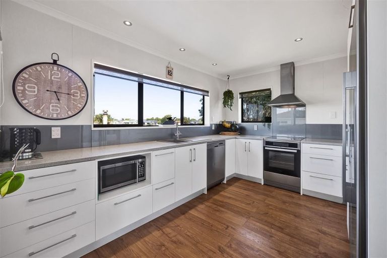 Photo of property in 22 Culzean Grove, Bell Block, New Plymouth, 4312