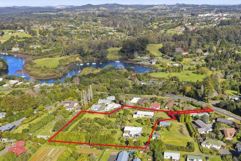 Photo of property in 23 Landing Road, Kerikeri, 0230