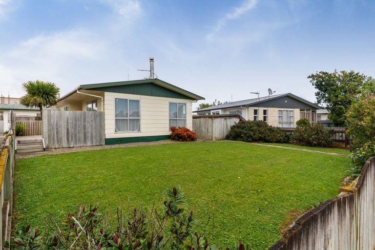 Photo of property in 40 Geraldine Crescent, Cloverlea, Palmerston North, 4412