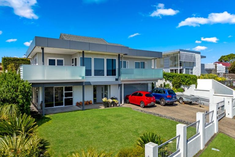 Photo of property in 14 Icarus Place, Half Moon Bay, Auckland, 2012