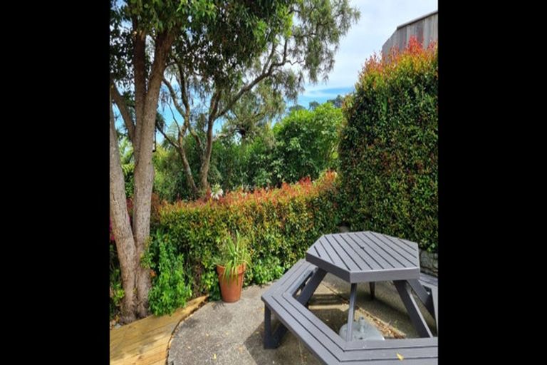 Photo of property in 14 Kekeno Grove, Tirohanga, Lower Hutt, 5010