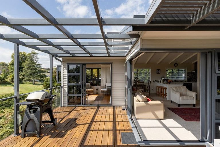 Photo of property in 46 Links View Drive, Omokoroa, 3114