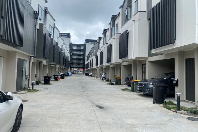 Photo of property in 20 Mina Way, Browns Bay, Auckland, 0630