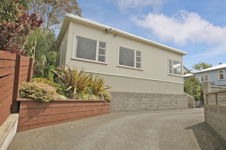 Photo of property in 64 Eden Street, Island Bay, Wellington, 6023