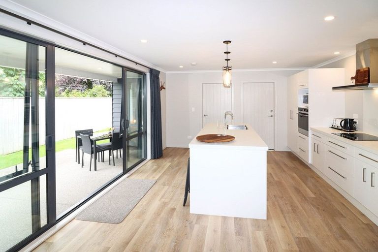 Photo of property in 5 Angus Place, Carterton, 5713