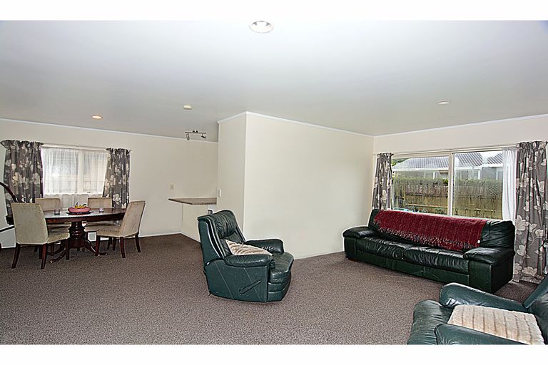 Photo of property in 1 Riverside Drive, Waiuku, 2123