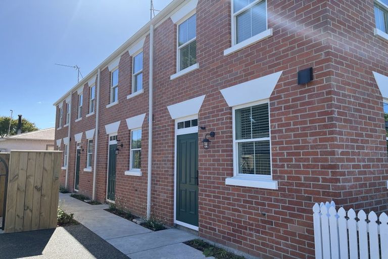 Photo of property in 4/30 Hargest Crescent, Sydenham, Christchurch, 8023