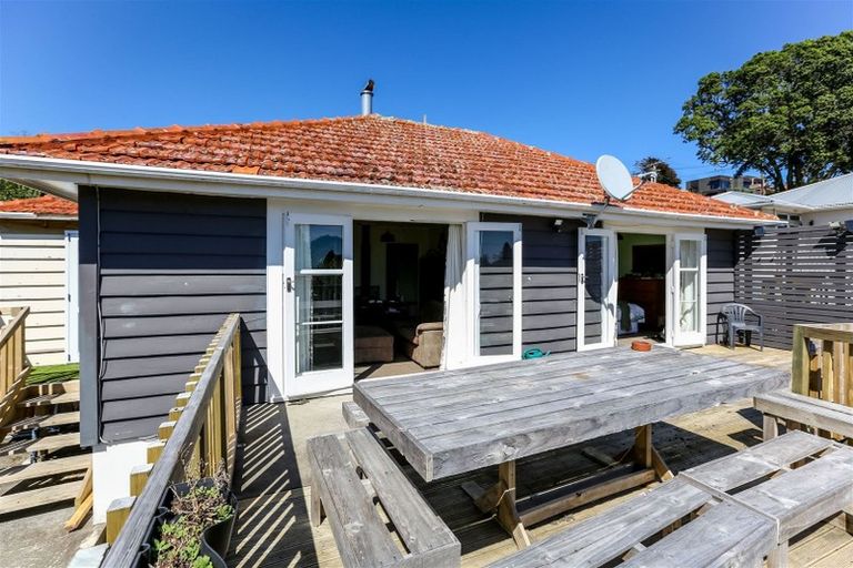 Photo of property in 6 Lismore Street, Strandon, New Plymouth, 4312