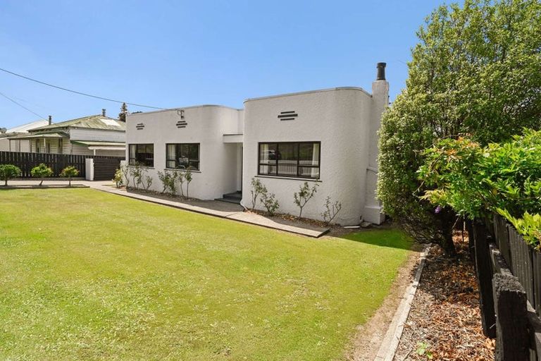 Photo of property in 3 Great North Road, Waipawa, 4210