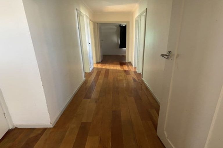 Photo of property in 36 Fairdene Avenue, Henderson, Auckland, 0610