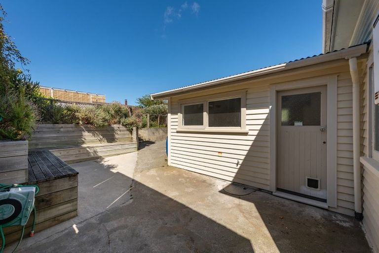 Photo of property in 26 Avon Street, Island Bay, Wellington, 6023