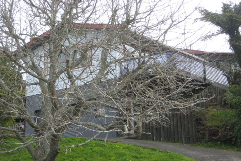 Photo of property in 9 Fairview Place, Westown, New Plymouth, 4310