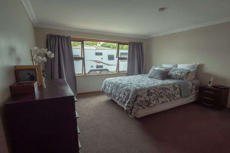Photo of property in 114 Pahiatua Street, Hokowhitu, Palmerston North, 4410