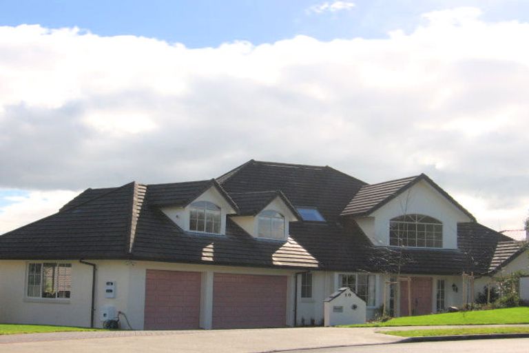 Photo of property in 10 San Jose Rise, Shamrock Park, Auckland, 2016