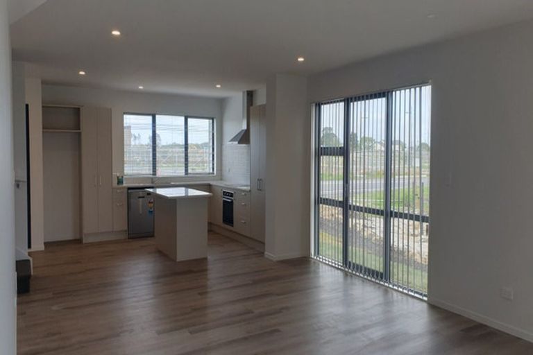 Photo of property in 180 Walters Road, Takanini, 2110