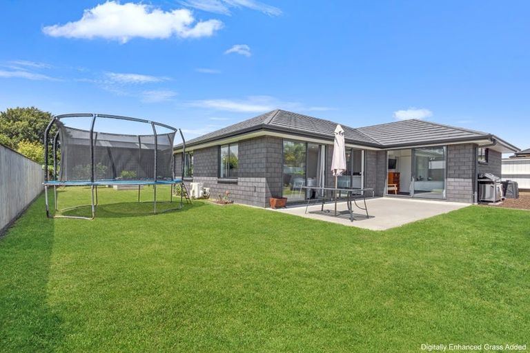 Photo of property in 27 Smith Street, Lepperton, New Plymouth, 4373