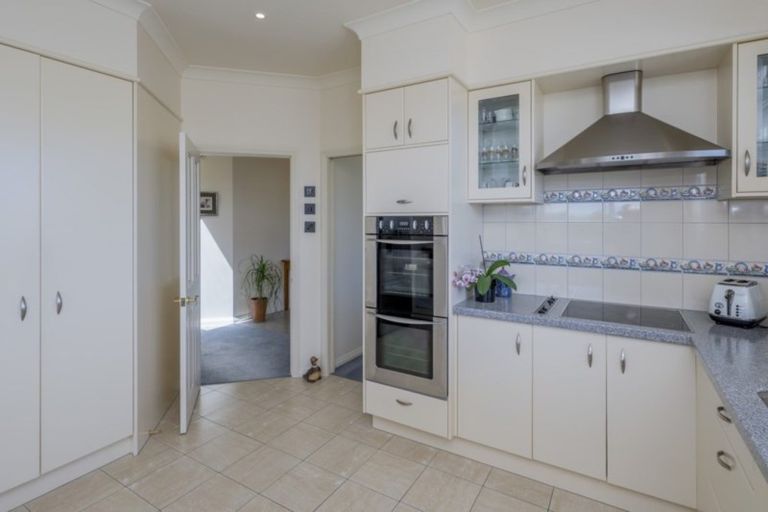 Photo of property in 31 Flaxmere Street, Waikanae Beach, Waikanae, 5036