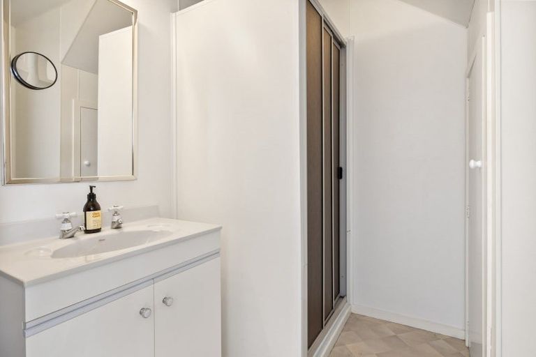 Photo of property in 64 Cliffs Road, Saint Clair, Dunedin, 9012