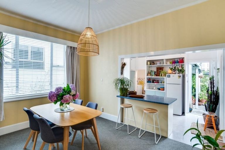 Photo of property in 22 Colenso Avenue, Hospital Hill, Napier, 4110